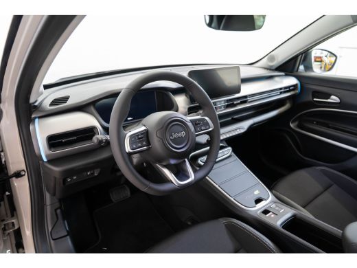 Jeep Avenger 54 KWH Summit | 8 Jaar Garantie | Warmtepomp | Winterpack | Infotainment pakket | Camera | LED | ... ActivLease financial lease