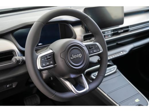 Jeep Avenger 54 KWH Summit | 8 Jaar Garantie | Warmtepomp | Winterpack | Infotainment pakket | Camera | LED | ... ActivLease financial lease
