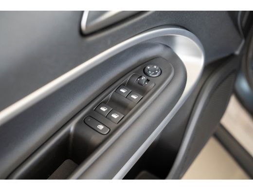 Jeep Avenger 54 KWH Summit | 8 Jaar Garantie | Warmtepomp | Winterpack | Infotainment pakket | Camera | LED | ... ActivLease financial lease