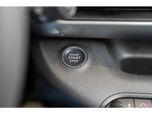 Jeep Avenger 54 KWH Summit | 8 Jaar Garantie | Warmtepomp | Winterpack | Infotainment pakket | Camera | LED | ... ActivLease financial lease