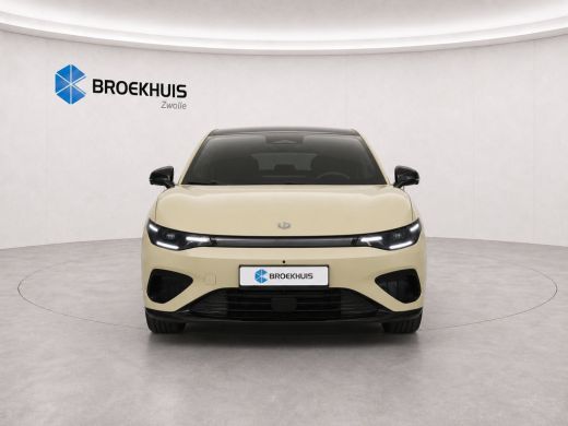 Leapmotor B05 ProMax Design 67.1 kWh | &euro;1500,- korting !! |  Vanaf &euro;429,- Private lease per maand ! | Achteropk... ActivLease financial lease