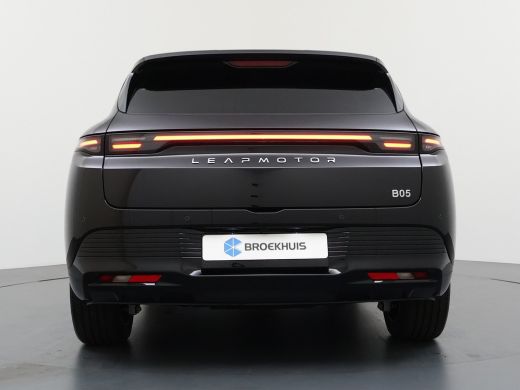 Leapmotor B05 ProMax Design 67.1 kWh | &euro;1500,- korting !! | Vanaf &euro;429,- Private lease per maand ! | Achteruitr... ActivLease financial lease