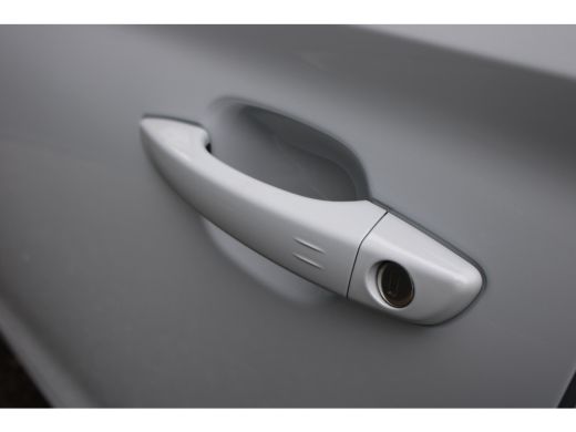 Opel Corsa GS | Achteruitrijcamera 130&deg; | Dode hoek waarschuwing | IntelliLux LED Matrix-verlichting, inclus... ActivLease financial lease