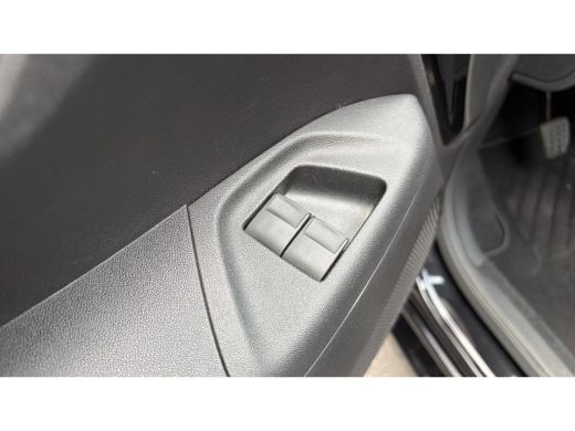 Peugeot 108 1.0 E-VTI 72PK 5-DRS ACTIVE / AIRCO / LED / BLUETOOTH / PACK PREMIUM / 1E EIGENAAR !! ActivLease financial lease