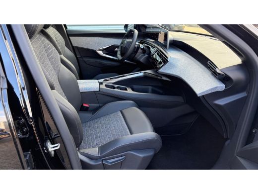 Peugeot 3008 1.2 HYBRID 145PK ALLURE AUTOMAAT / NAVI / LEDER / CLIMA / FULL-LED / 19" LMV / KEYLESS / CAMERA /... ActivLease financial lease