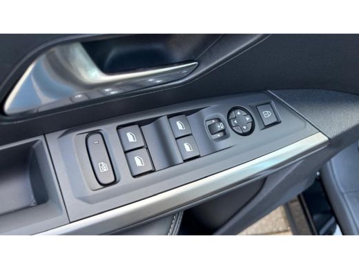 Peugeot 3008 1.2 HYBRID 145PK ALLURE AUTOMAAT / NAVI / LEDER / CLIMA / FULL-LED / 19" LMV / KEYLESS / CAMERA /... ActivLease financial lease