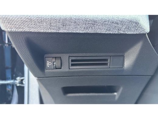 Peugeot 3008 1.2 HYBRID 145PK ALLURE AUTOMAAT / NAVI / LEDER / CLIMA / FULL-LED / 19" LMV / KEYLESS / CAMERA /... ActivLease financial lease