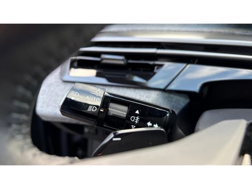 Peugeot 3008 1.2 HYBRID 145PK ALLURE AUTOMAAT / NAVI / LEDER / CLIMA / FULL-LED / 19" LMV / KEYLESS / CAMERA /... ActivLease financial lease