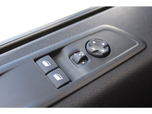 Peugeot e-Expert L3 75 kWh | 8 JAAR GARANTIE | CAMERA | NAVI | DRAADLOOS CARPLAY | COMFORT WAND | ActivLease financial lease