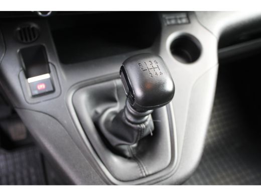 Peugeot Partner 1.5 100 PK | 3-ZITS | 2X SCHUIFDEUR | TREKHAAK | APPLE CARPLAY/ANDROID AUTO | ActivLease financial lease