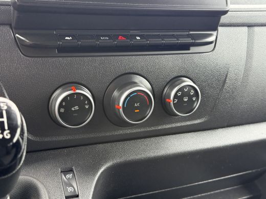 Renault Master 2.3 dCi 135 PK / PICK UP / 27.239 KM! / 7-PERS DUBBELE CABINE / IMPERIAAL / 2.5 TONS TREKHAAK / A... ActivLease financial lease