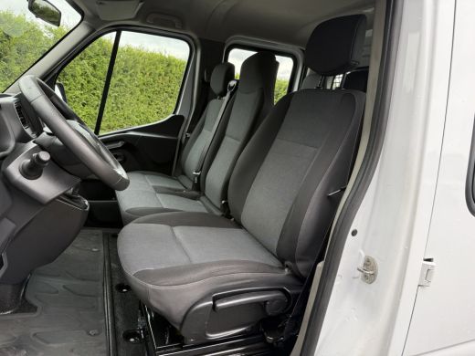 Renault Master 2.3 dCi 135 PK / PICK UP / 27.239 KM! / 7-PERS DUBBELE CABINE / IMPERIAAL / 2.5 TONS TREKHAAK / A... ActivLease financial lease