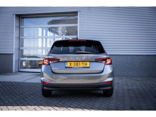Skoda Fabia 1.0 MPI Ambition | Airco | Cruise control | Lichtmetalen velgen 15" ActivLease financial lease