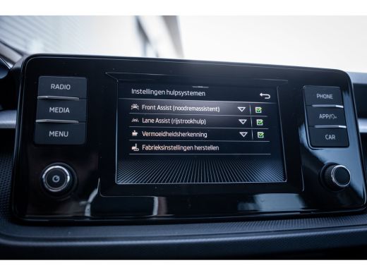 Skoda Fabia 1.0 MPI Ambition | Airco | Cruise control | Lichtmetalen velgen 15" ActivLease financial lease