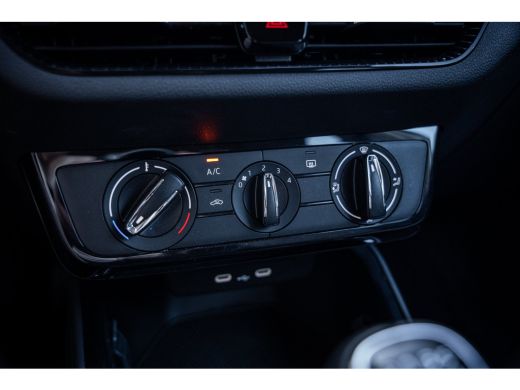 Skoda Fabia 1.0 MPI Ambition | Airco | Cruise control | Lichtmetalen velgen 15" ActivLease financial lease