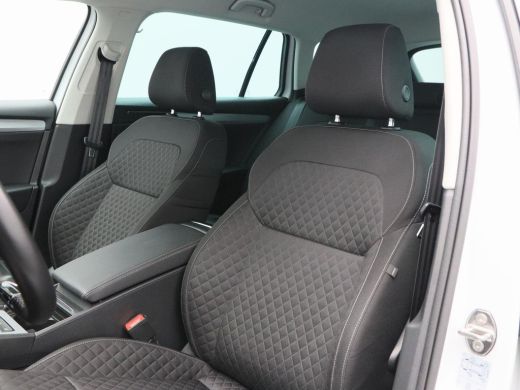 Skoda Superb Combi 1.4 TSi 218 Pk iV Business Edition Plus | Cruise Control | Climatronic | Navigatie | Trekha... ActivLease financial lease