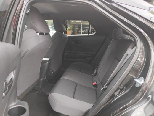 Toyota C-HR 2.0 Plug-in Hybrid 220 Dynamic ActivLease financial lease