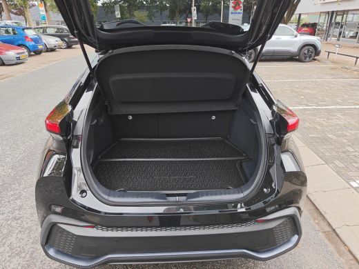 Toyota C-HR 2.0 Plug-in Hybrid 220 Dynamic ActivLease financial lease