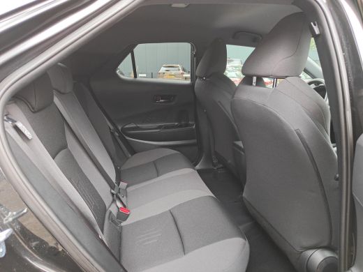 Toyota C-HR 2.0 Plug-in Hybrid 220 Dynamic ActivLease financial lease