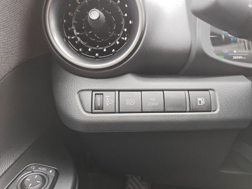 Toyota C-HR 2.0 Plug-in Hybrid 220 Dynamic ActivLease financial lease