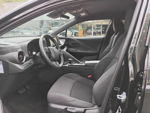 Toyota C-HR 2.0 Plug-in Hybrid 220 Dynamic ActivLease financial lease