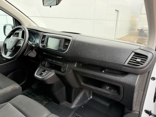 Toyota ProAce 75kWh 136PK L2 Elektrisch 93.3% (SOH) 330km WLTP Snelladen Cruise Control Climate Control Carplay... ActivLease financial lease