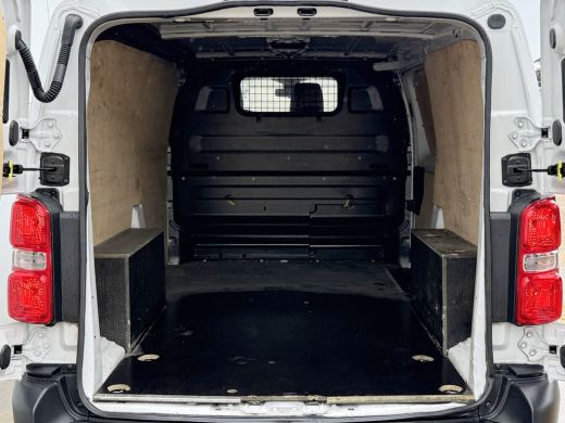 Toyota ProAce 75kWh 136PK L2 Elektrisch 93.3% (SOH) 330km WLTP Snelladen Cruise Control Climate Control Carplay... ActivLease financial lease