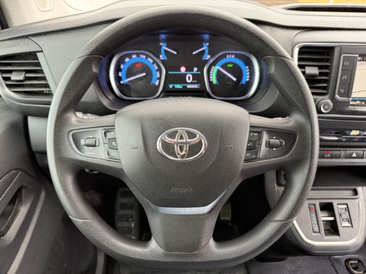 Toyota ProAce 75kWh 136PK L2 Elektrisch 93.3% (SOH) 330km WLTP Snelladen Cruise Control Climate Control Carplay... ActivLease financial lease