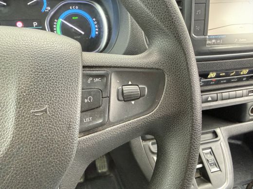 Toyota ProAce 75kWh 136PK L2 Elektrisch 93.3% (SOH) 330km WLTP Snelladen Cruise Control Climate Control Carplay... ActivLease financial lease