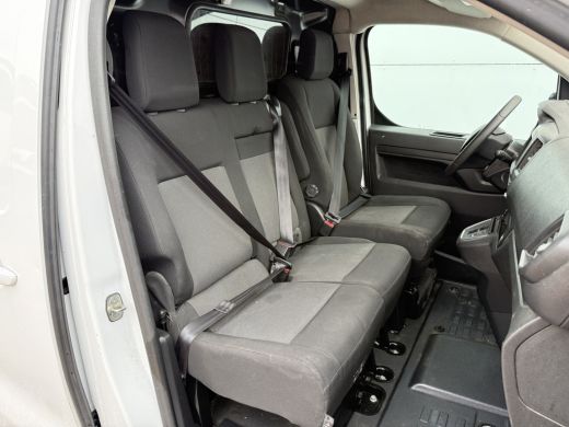 Toyota ProAce 75kWh 136PK L2 Elektrisch 93.3% (SOH) 330km WLTP Snelladen Cruise Control Climate Control Carplay... ActivLease financial lease