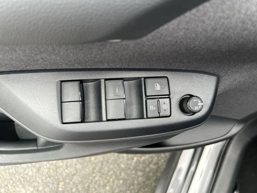 Toyota Yaris 1.5 Hybrid 115 First Edition ActivLease financial lease