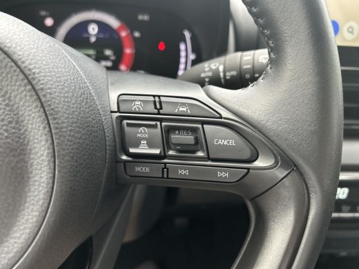 Toyota Yaris 1.5 Hybrid 115 First Edition ActivLease financial lease