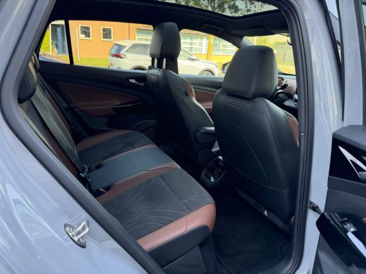Volkswagen ID.4 Pro 77 kWh VOL | Pano | Hud | Memory | Trekhaak ActivLease financial lease