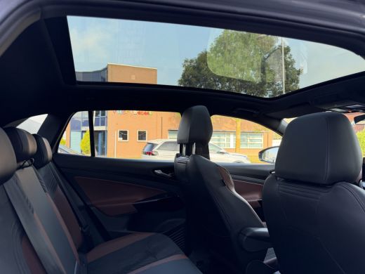 Volkswagen ID.4 Pro 77 kWh VOL | Pano | Hud | Memory | Trekhaak ActivLease financial lease