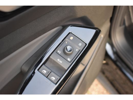 Volkswagen ID.4 Pro Limited Edition | 'App-Connect' draadloze smartphone integratie | Achterbank in ongelijke del... ActivLease financial lease