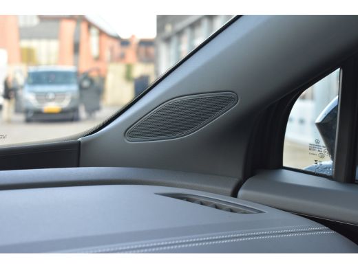 Volkswagen ID.4 Pro Limited Edition | 'App-Connect' draadloze smartphone integratie | Achterbank in ongelijke del... ActivLease financial lease