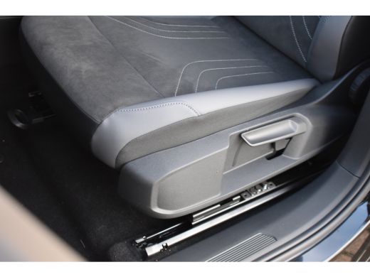 Volkswagen ID.4 Pro Limited Edition | 'App-Connect' draadloze smartphone integratie | Achterbank in ongelijke del... ActivLease financial lease