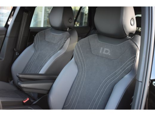 Volkswagen ID.4 Pro Limited Edition | 'App-Connect' draadloze smartphone integratie | Achterbank in ongelijke del... ActivLease financial lease