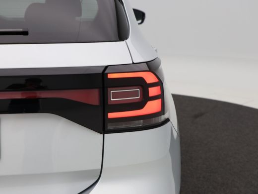 Volkswagen T-Cross 1.0 TSi 110 Pk Automaat R-Line | Stoelverwarming | Camera | Adaptive Cruise | Navigatie | Climatr... ActivLease financial lease