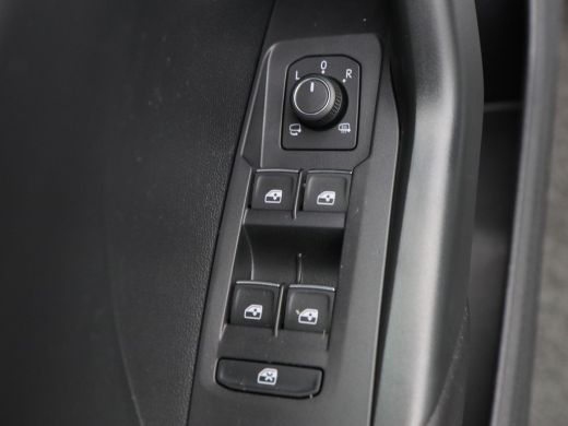 Volkswagen T-Cross 1.0 TSi 110 Pk Automaat R-Line | Stoelverwarming | Camera | Adaptive Cruise | Navigatie | Climatr... ActivLease financial lease