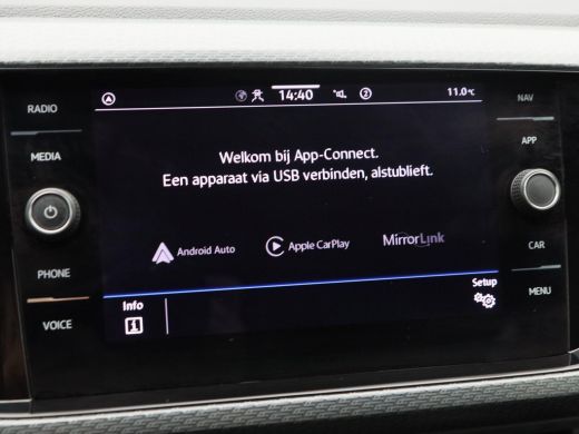 Volkswagen T-Cross 1.0 TSi 110 Pk Automaat R-Line | Stoelverwarming | Camera | Adaptive Cruise | Navigatie | Climatr... ActivLease financial lease