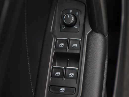 Volkswagen Tiguan Allspace 1.5 TSi 150 Pk Automaat R-Line Business+ 7 Pers | Panorama Dak | Stoel/Stuur Verwarming | Camera ... ActivLease financial lease