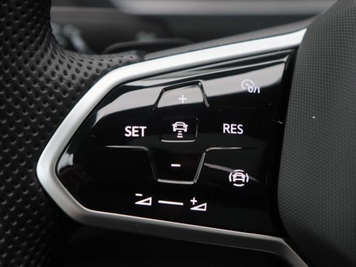 Volkswagen Tiguan Allspace 1.5 TSi 150 Pk Automaat R-Line Business+ 7 Pers | Panorama Dak | Stoel/Stuur Verwarming | Camera ... ActivLease financial lease