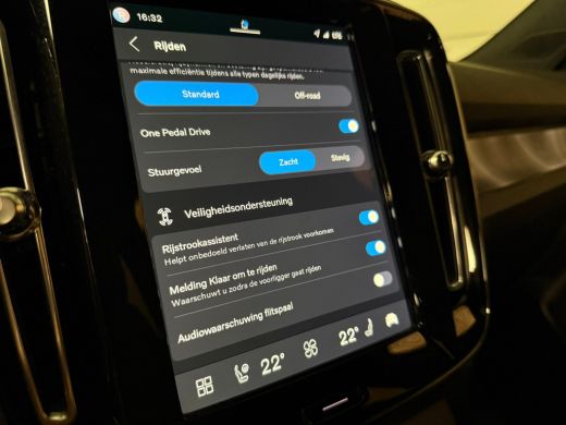 Volvo  XC40 Recharge Plus 70 kWh | 99% SoH | Trekhaak | All-Season banden | Adaptieve Cruise Control | Parkee... ActivLease financial lease