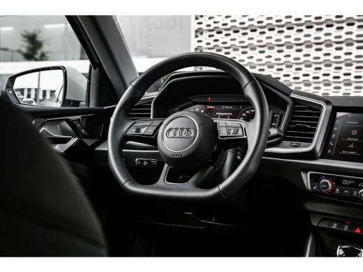 Audi A1 Sportback Sportback 25 TFSI S edition | Stoelverwarming | 17" | | Alarm klasse 1(startblokkering) | Apple C... ActivLease financial lease