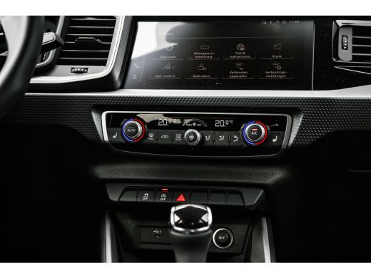 Audi A1 Sportback Sportback 25 TFSI S edition | Stoelverwarming | 17" | | Alarm klasse 1(startblokkering) | Apple C... ActivLease financial lease
