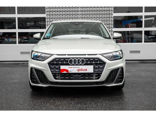 Audi A1 Sportback Sportback 25 TFSI S edition | Stoelverwarming | 17" | | Alarm klasse 1(startblokkering) | Apple C... ActivLease financial lease
