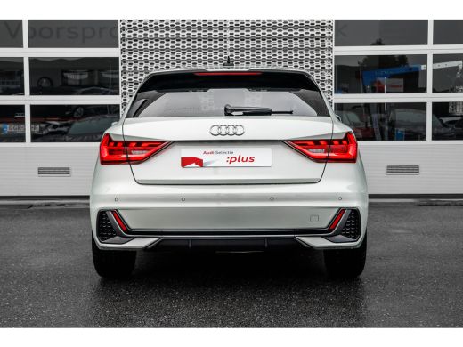 Audi A1 Sportback Sportback 25 TFSI S edition | Stoelverwarming | 17" | | Alarm klasse 1(startblokkering) | Apple C... ActivLease financial lease