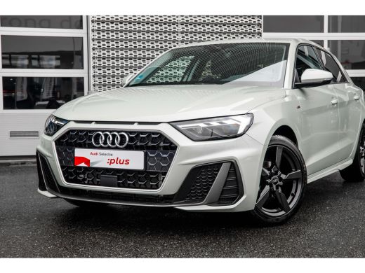 Audi A1 Sportback Sportback 25 TFSI S edition | Stoelverwarming | 17" | | Alarm klasse 1(startblokkering) | Apple C... ActivLease financial lease