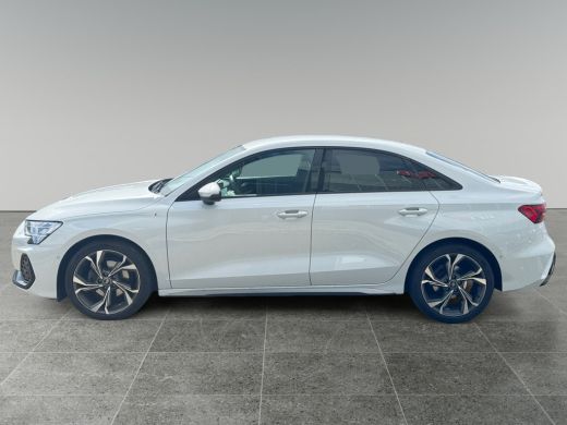 Audi A3 Limousine 30 115pk TFSI S edition Parkeerassistent | Elektr. instel. bestuurd.stoel | Stoelverwar... ActivLease financial lease